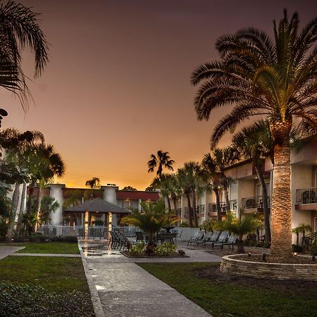 La Quinta By Wyndham Clearwater Central Hotel Exterior photo