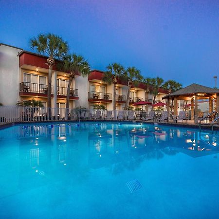 La Quinta By Wyndham Clearwater Central Hotel Exterior photo