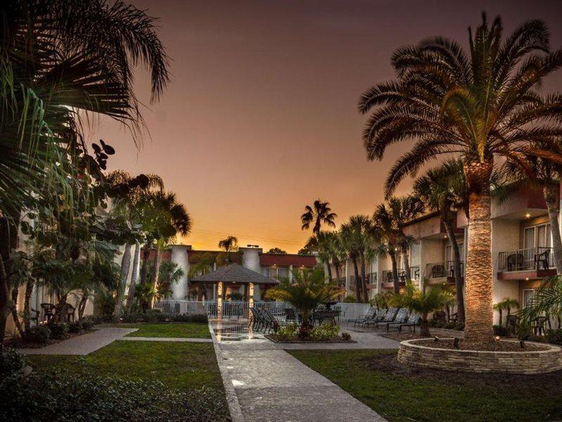 La Quinta By Wyndham Clearwater Central Hotel Exterior photo