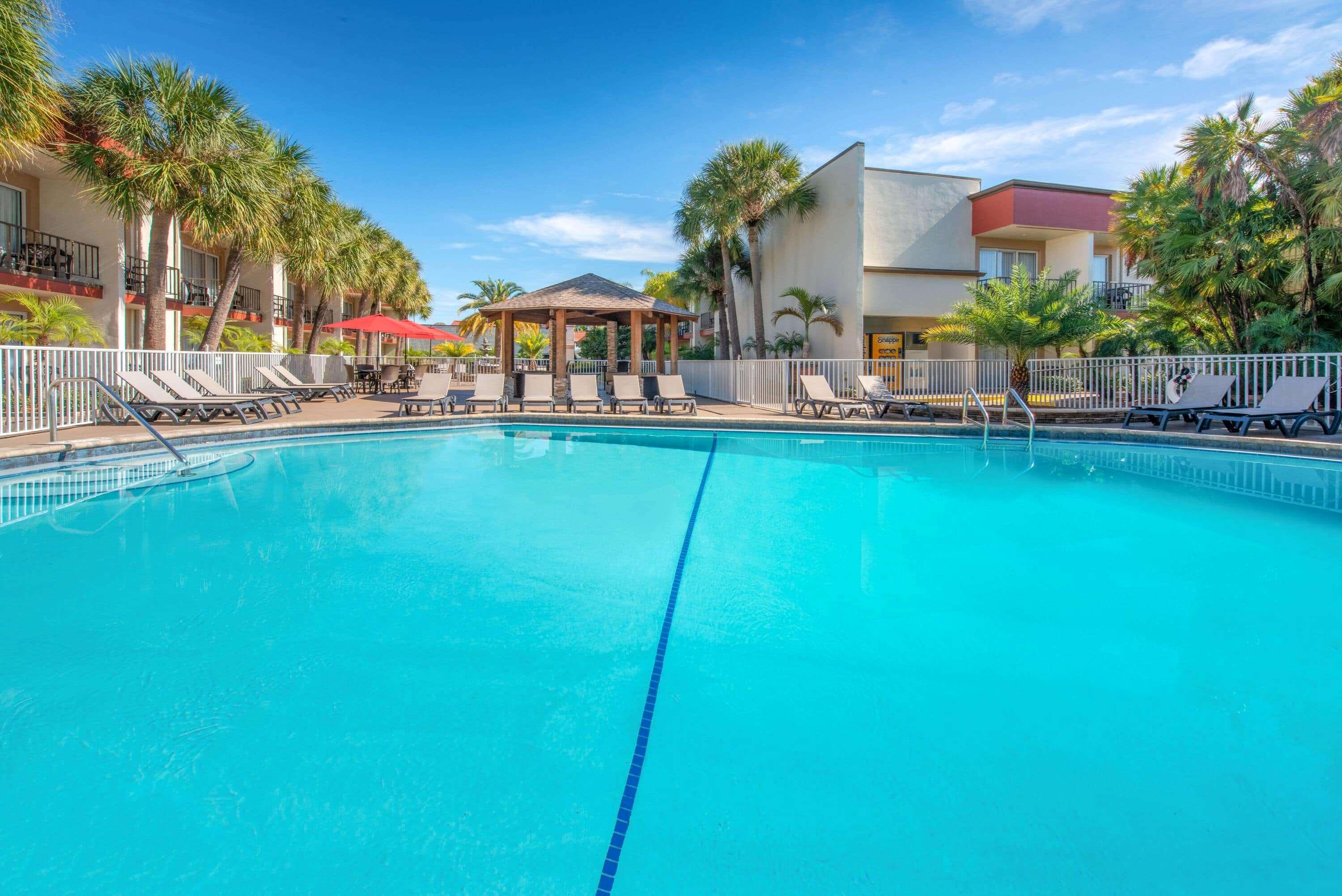 La Quinta By Wyndham Clearwater Central Hotel Exterior photo