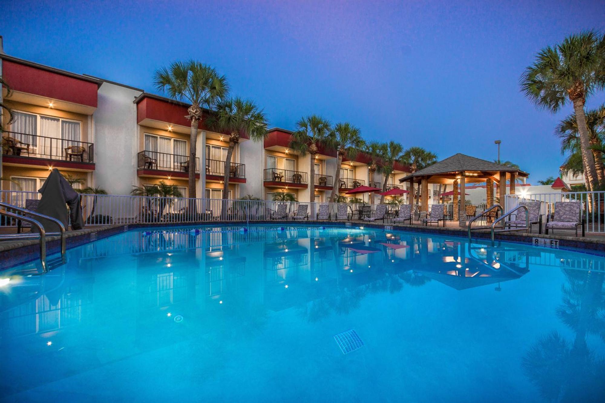 La Quinta By Wyndham Clearwater Central Hotel Exterior photo